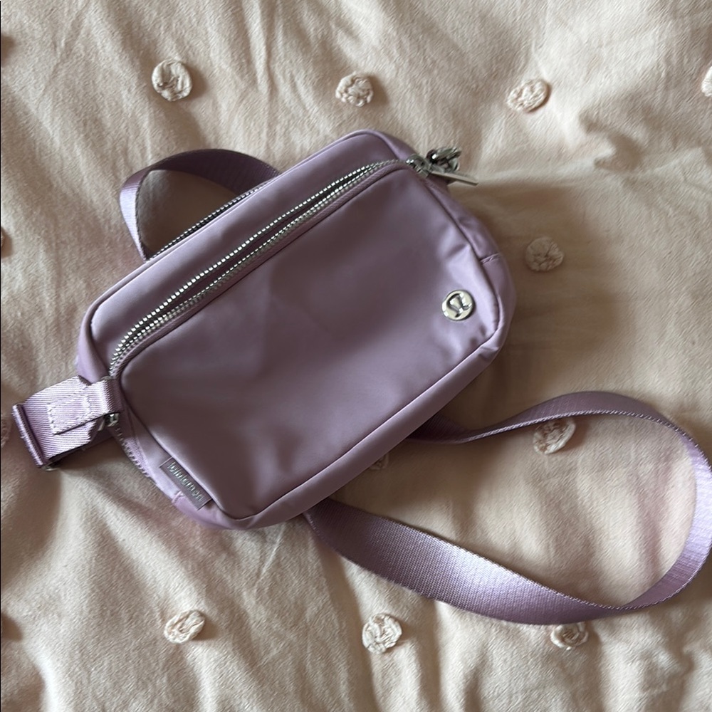 lululemon athletica  Crossbody Bag 2L